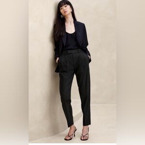 BANANA REPUBLIC BARATHEA ITALIAN WOOL TAPERED PANT